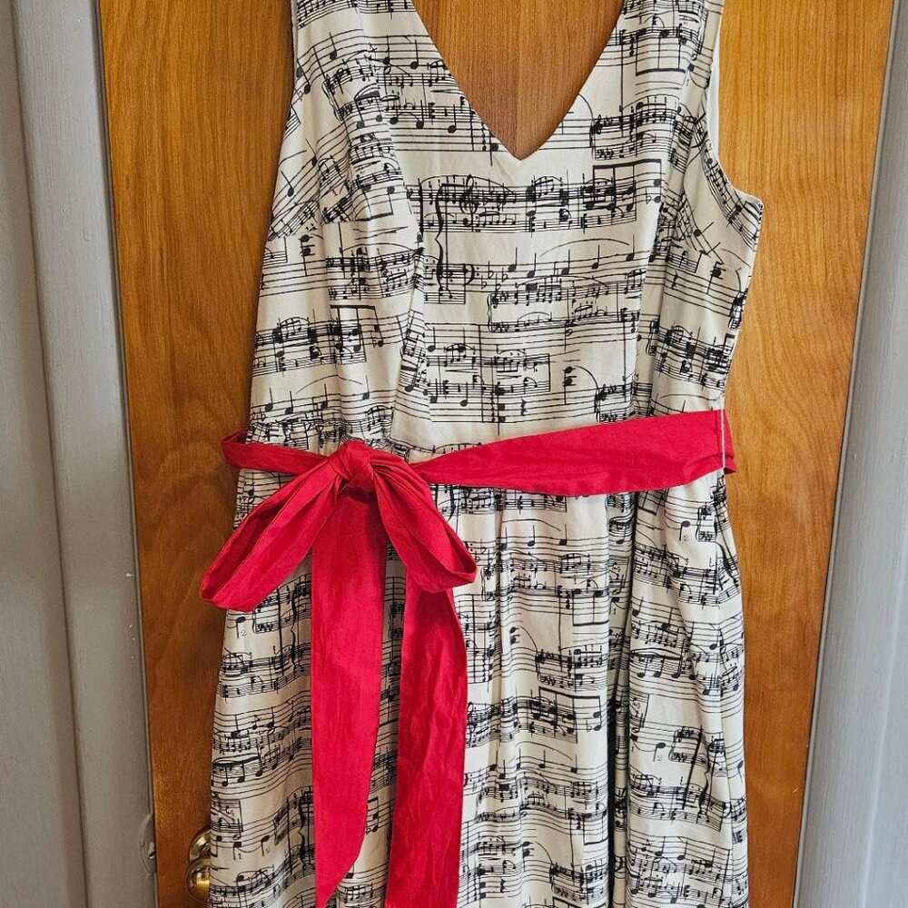 NWT-Mod Cloth Size 22 Dress with Music Print
